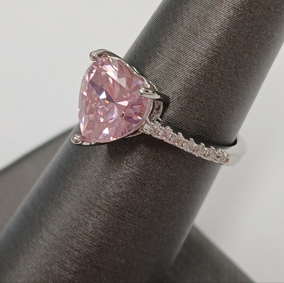 Nwot Heart-Shaped Pink Stone 18k White Gold Plated Valentines Ring Size 6 - Picture 2 of 8